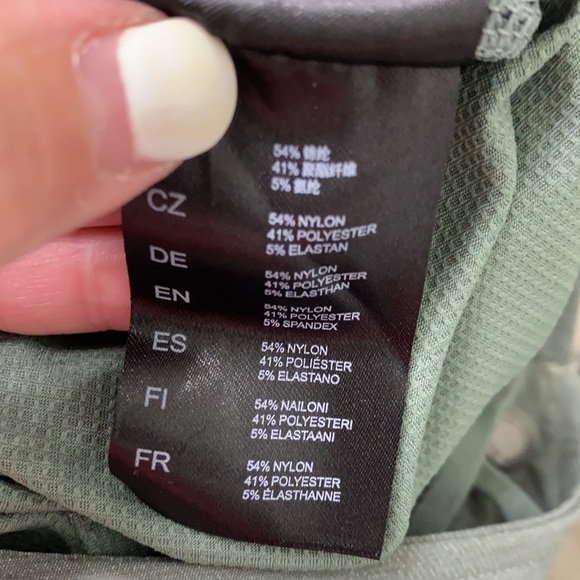 Kuhl green cargo skort size 12 - Picture 14 of 15